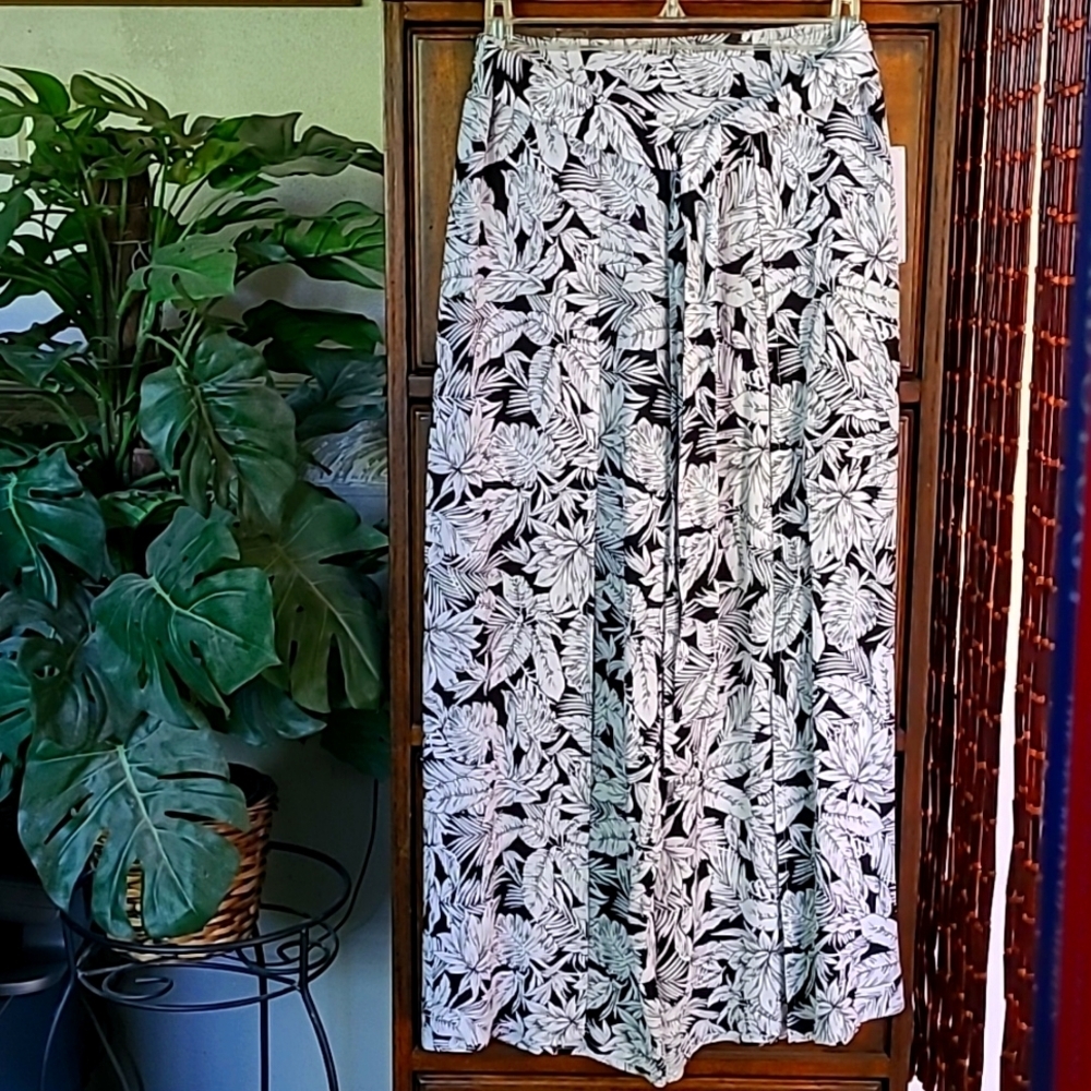 Tribal Sport Flowing Floral Wide Leg pant Size P/S